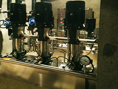 無負(fù)壓供水設(shè)備（304不銹鋼柜體基礎(chǔ)）